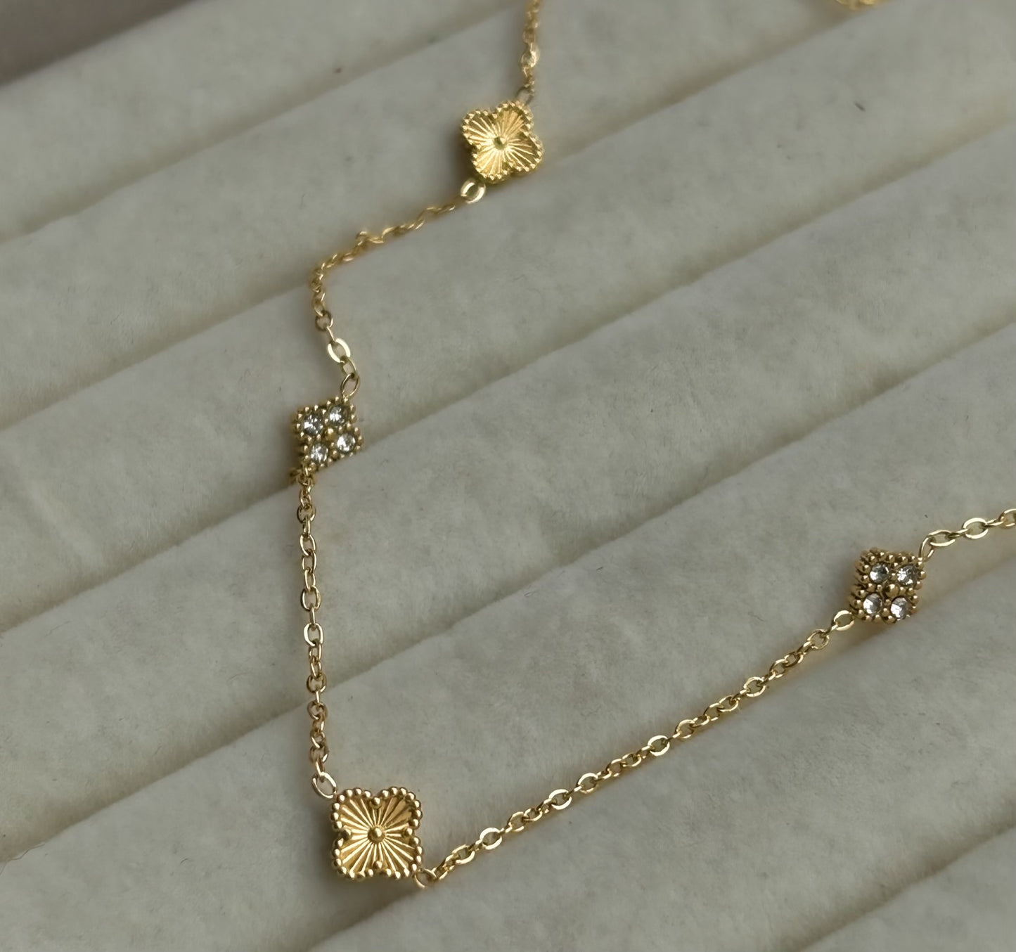 Folia Necklace