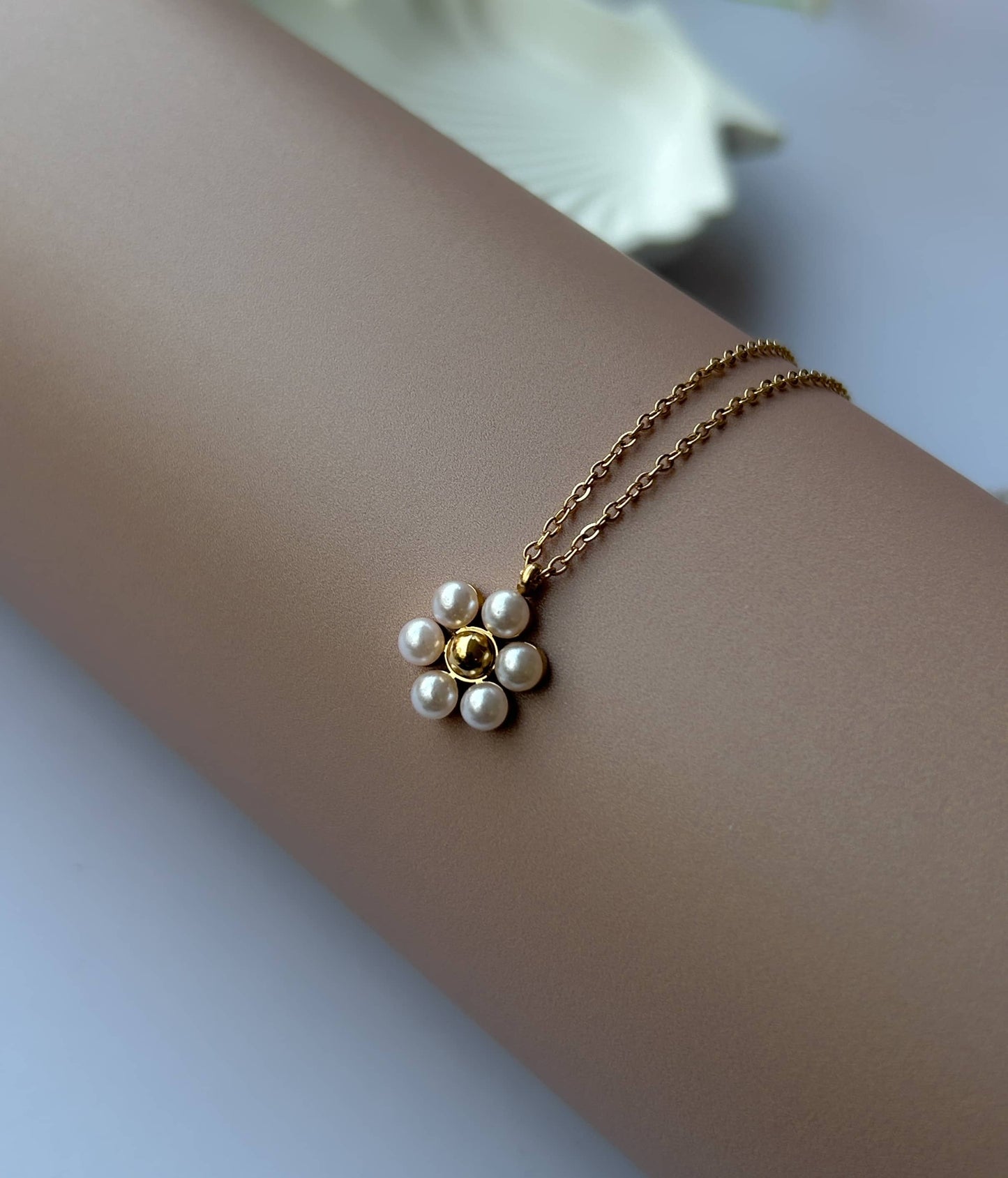 Divine Fleur Necklace