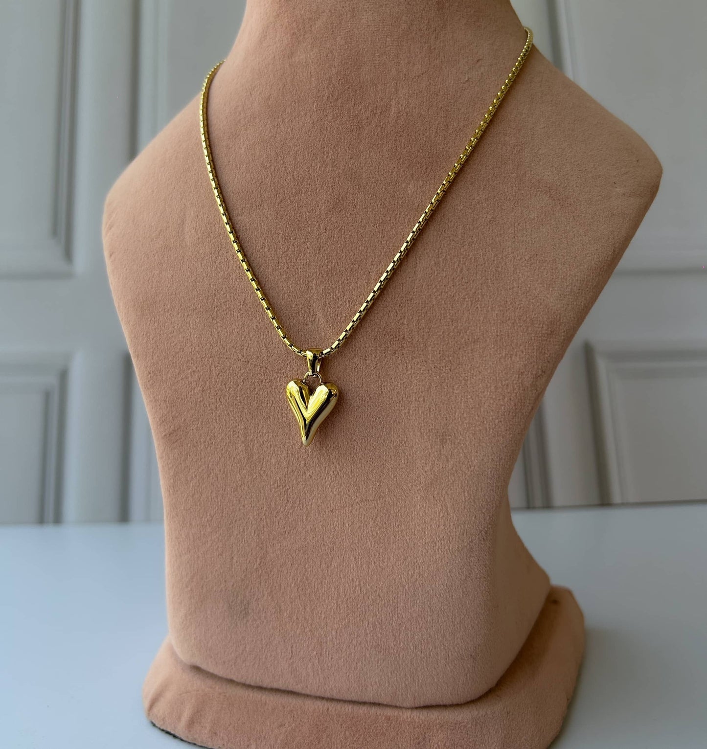 Peony Glow Necklace