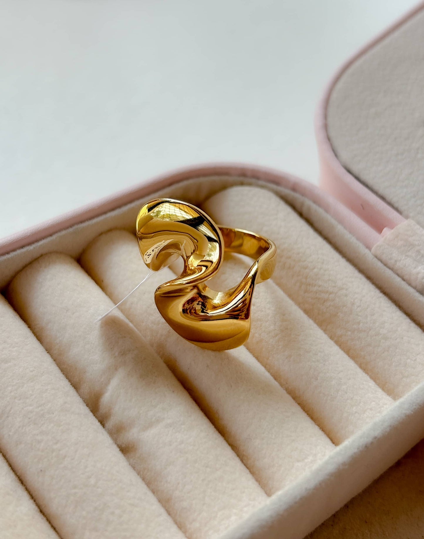 Melany Ring