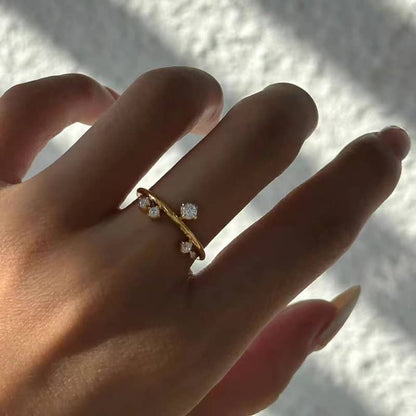 Tiara Ring