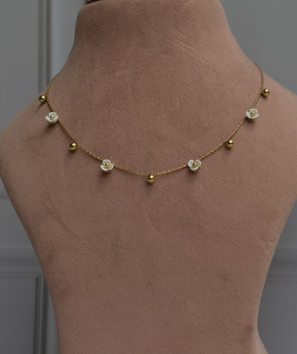 Snowpetal Necklace