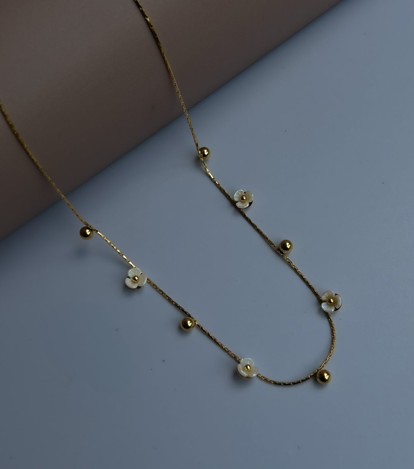 Snowpetal Necklace