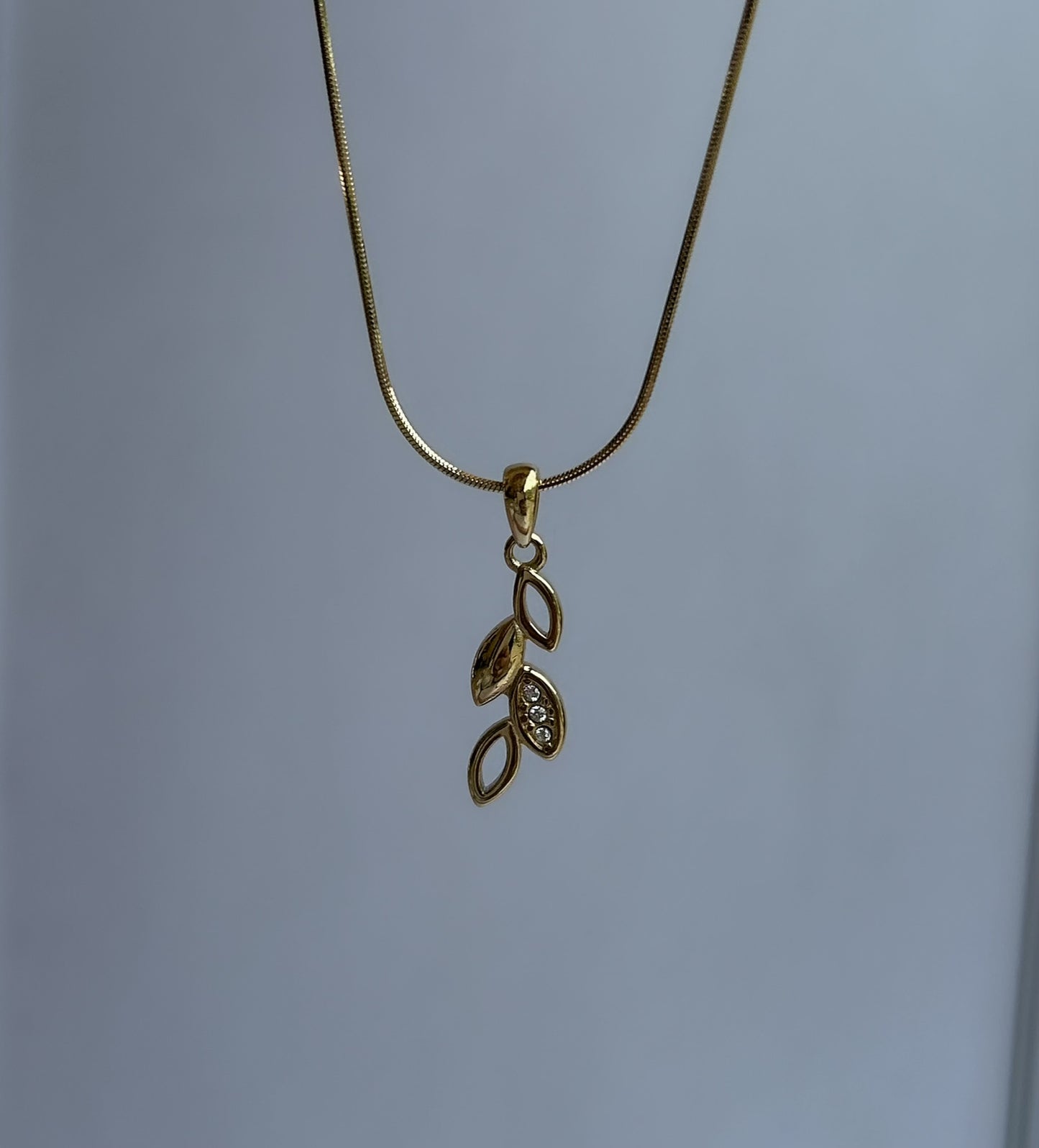 Willow Glow Necklace