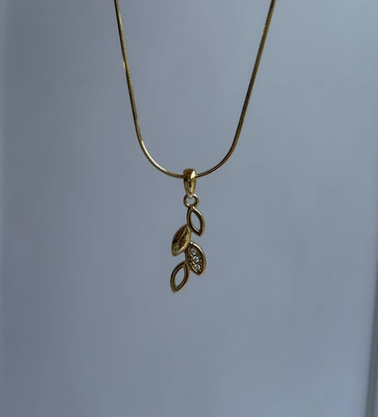 Willow Glow Necklace