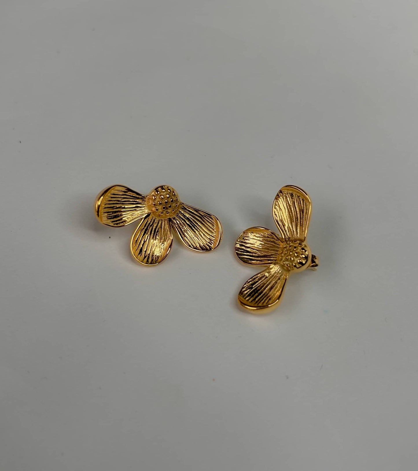 Demi Daisy Studs