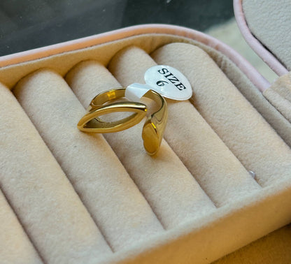 Leaflet Ring