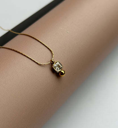 Elaria Necklace