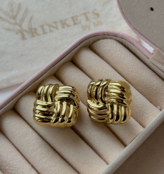 Linnet Studs