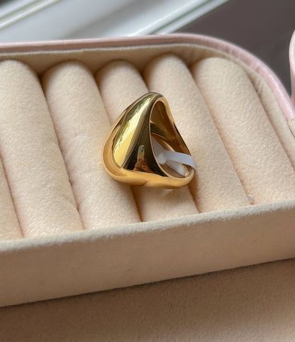 Regal Ring
