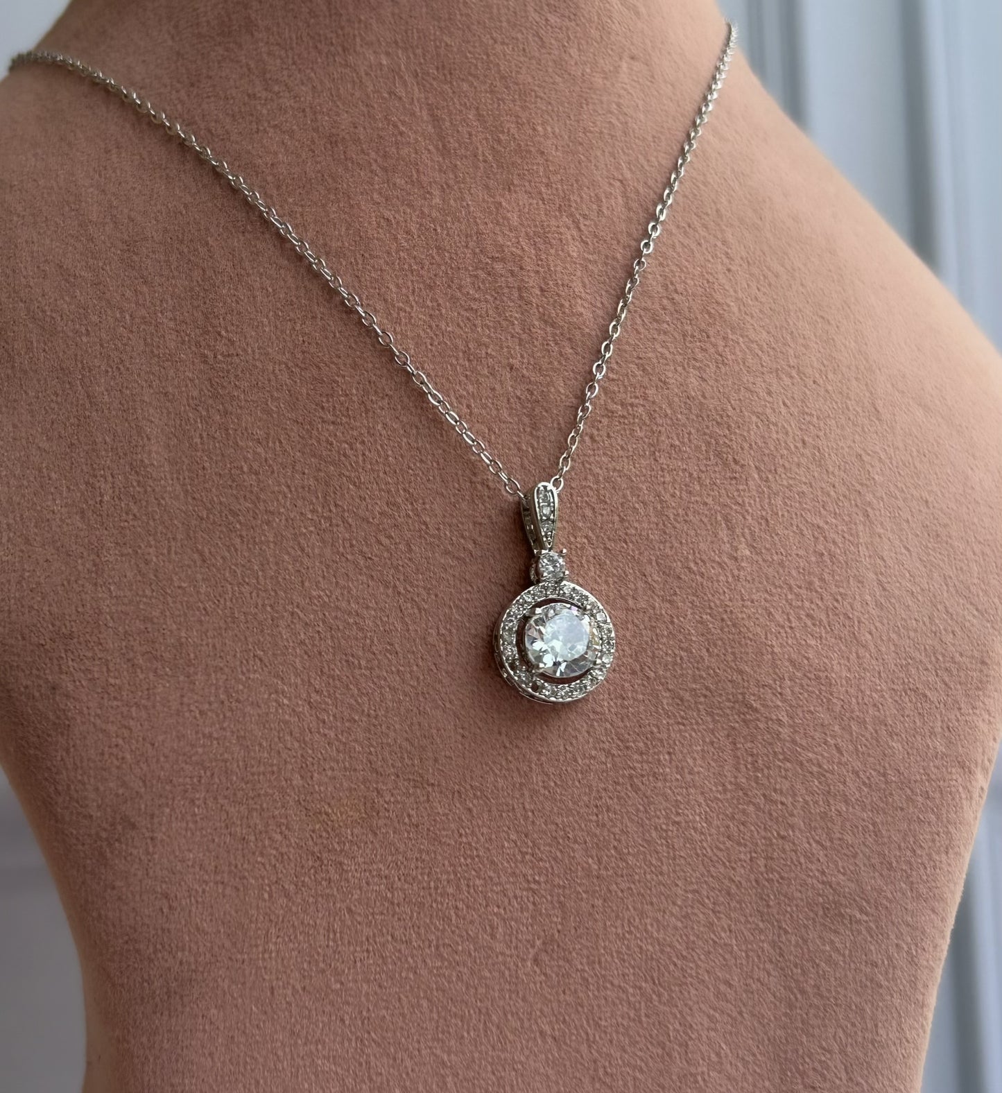 Chic Loop Necklace