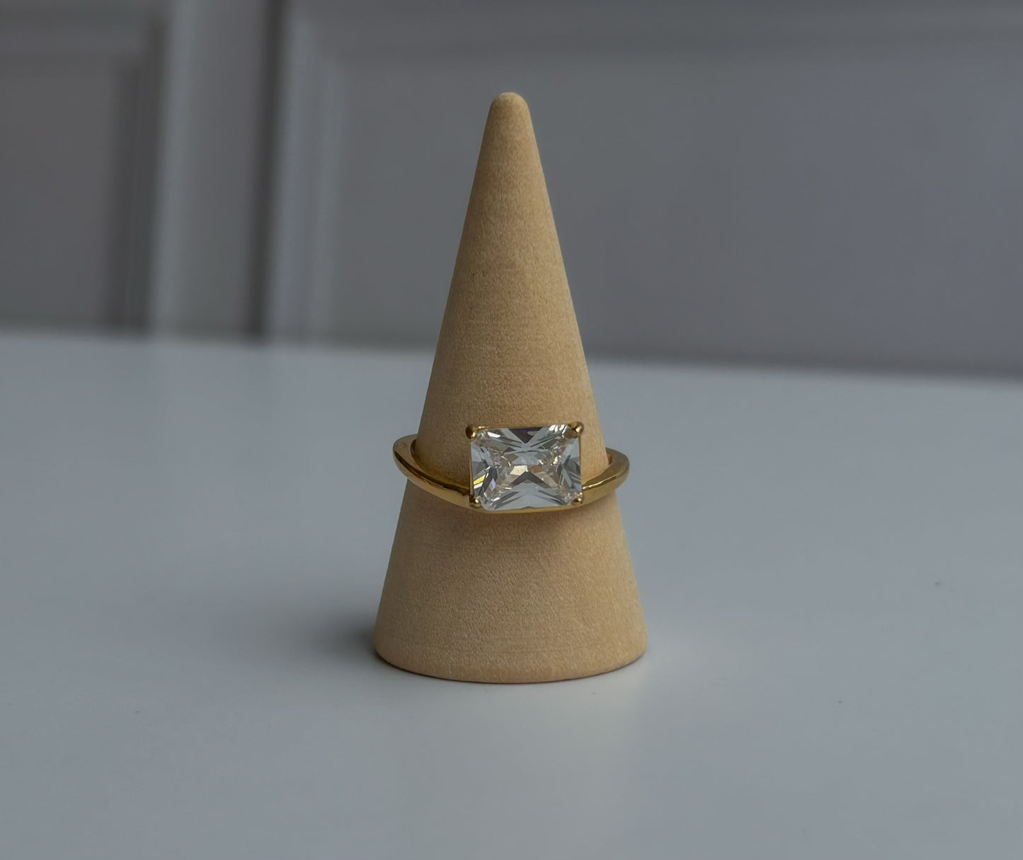 Serenique Ring