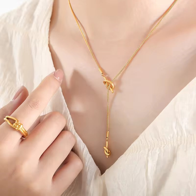 Bare Bond Necklace