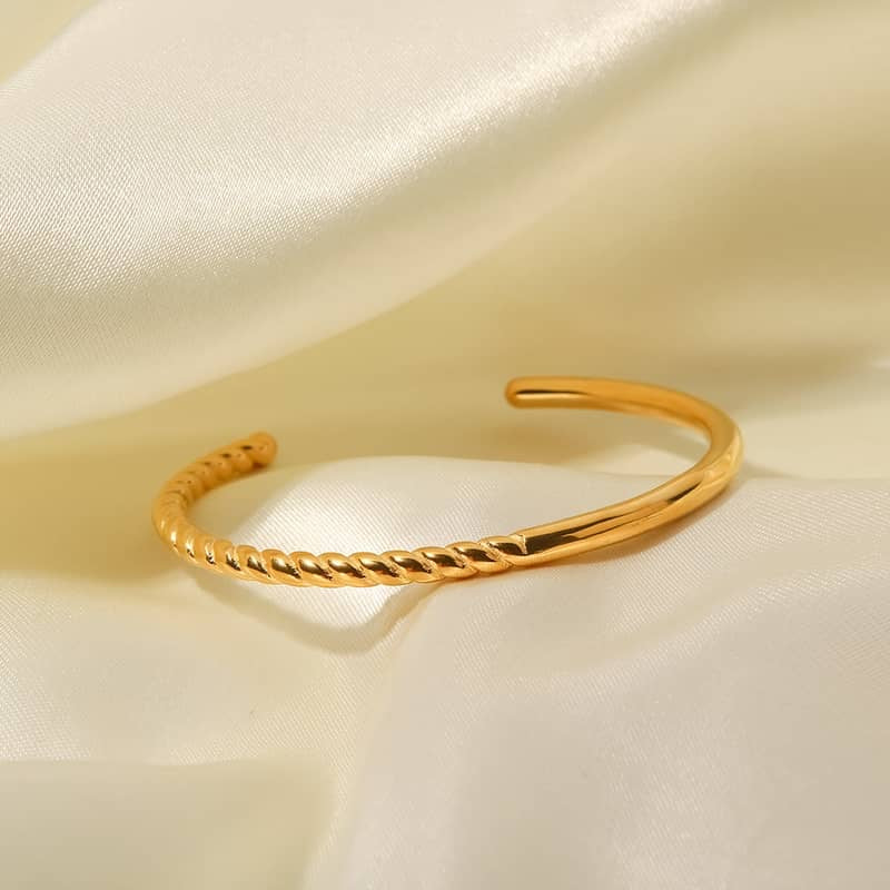Fusion Twist Band