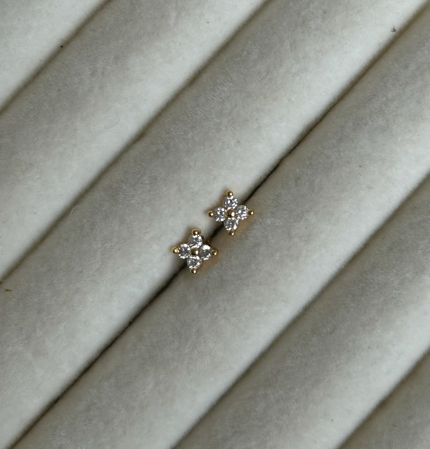 Dainty Dots Collection