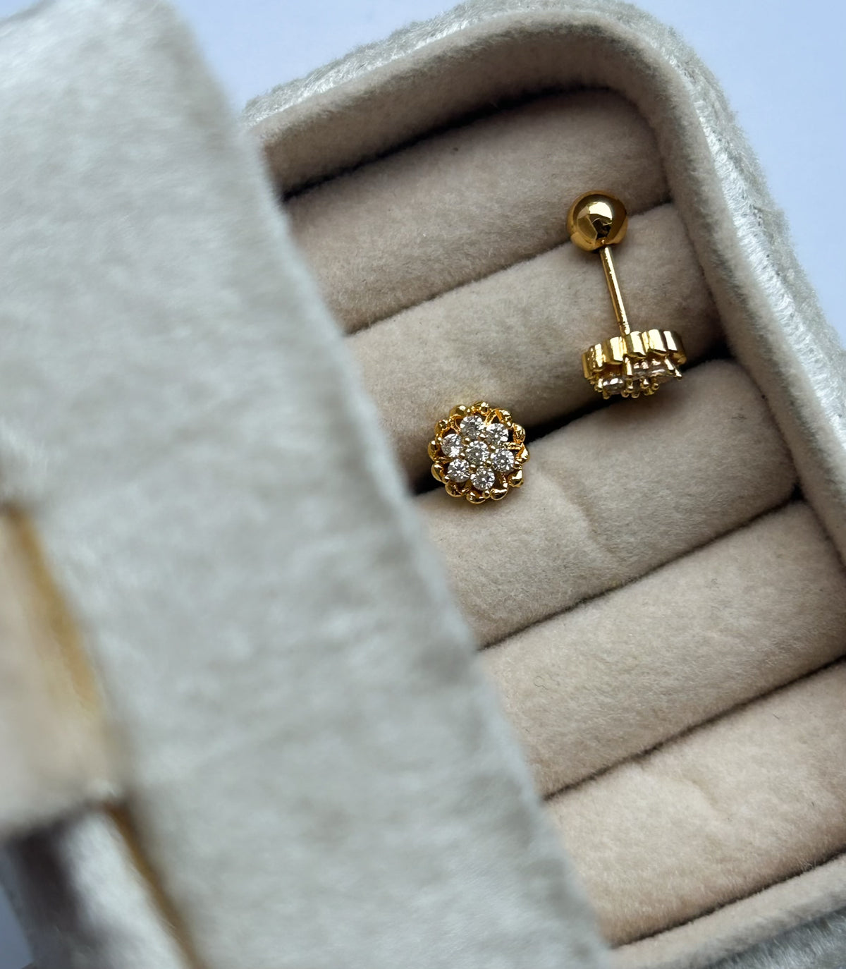 Dainty Dots Collection