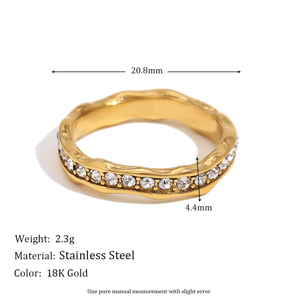 Linea Band Ring