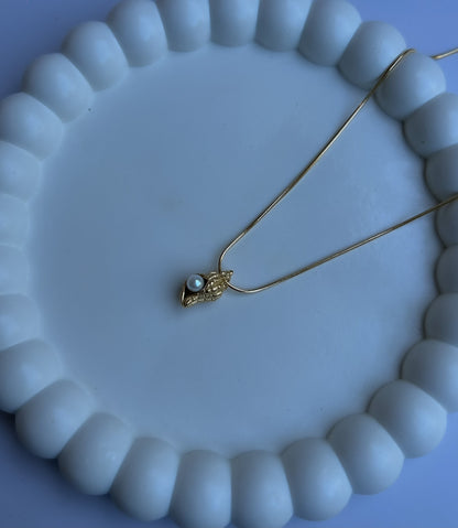 Shell Glow Necklace