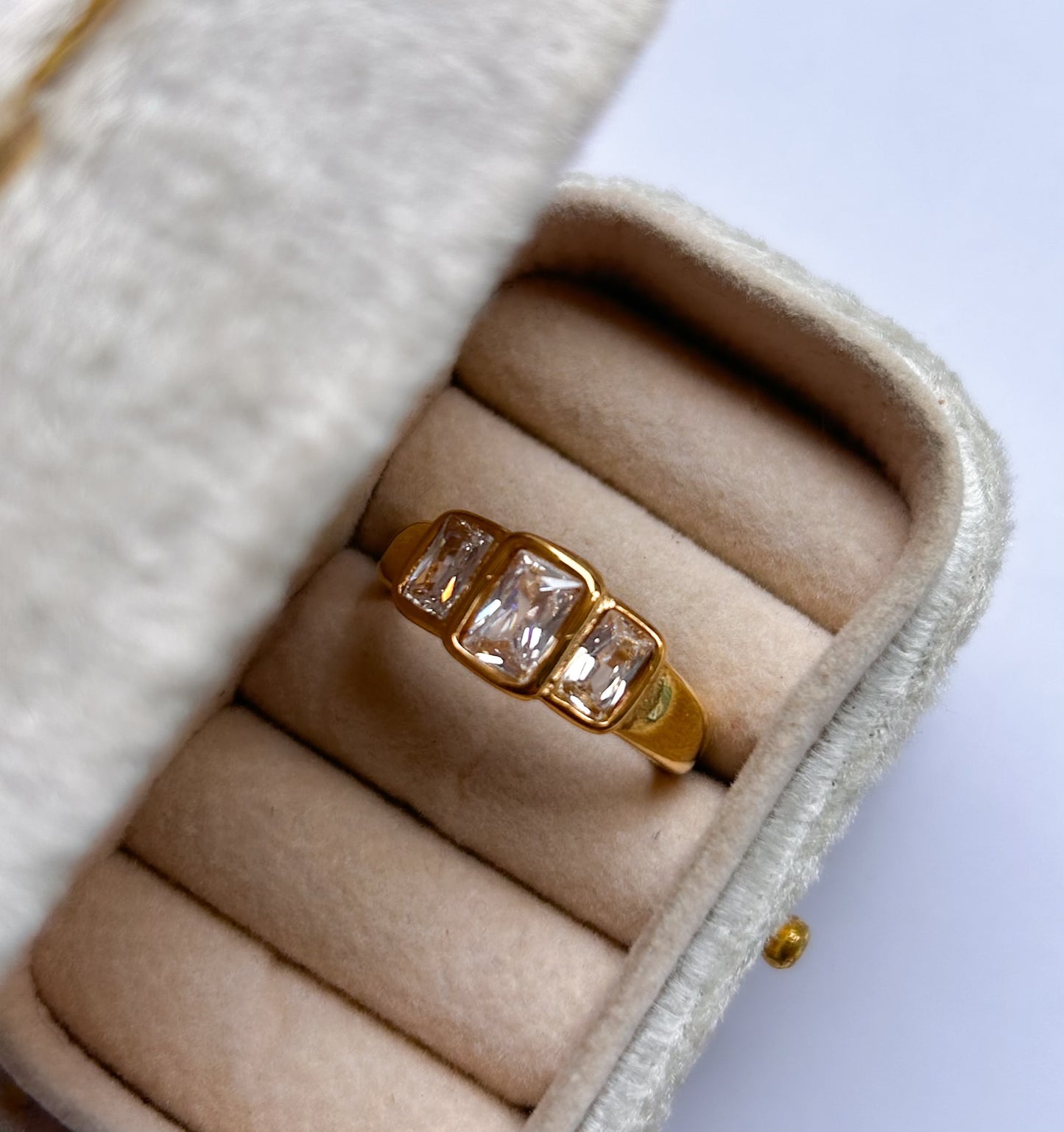 Lana Ring