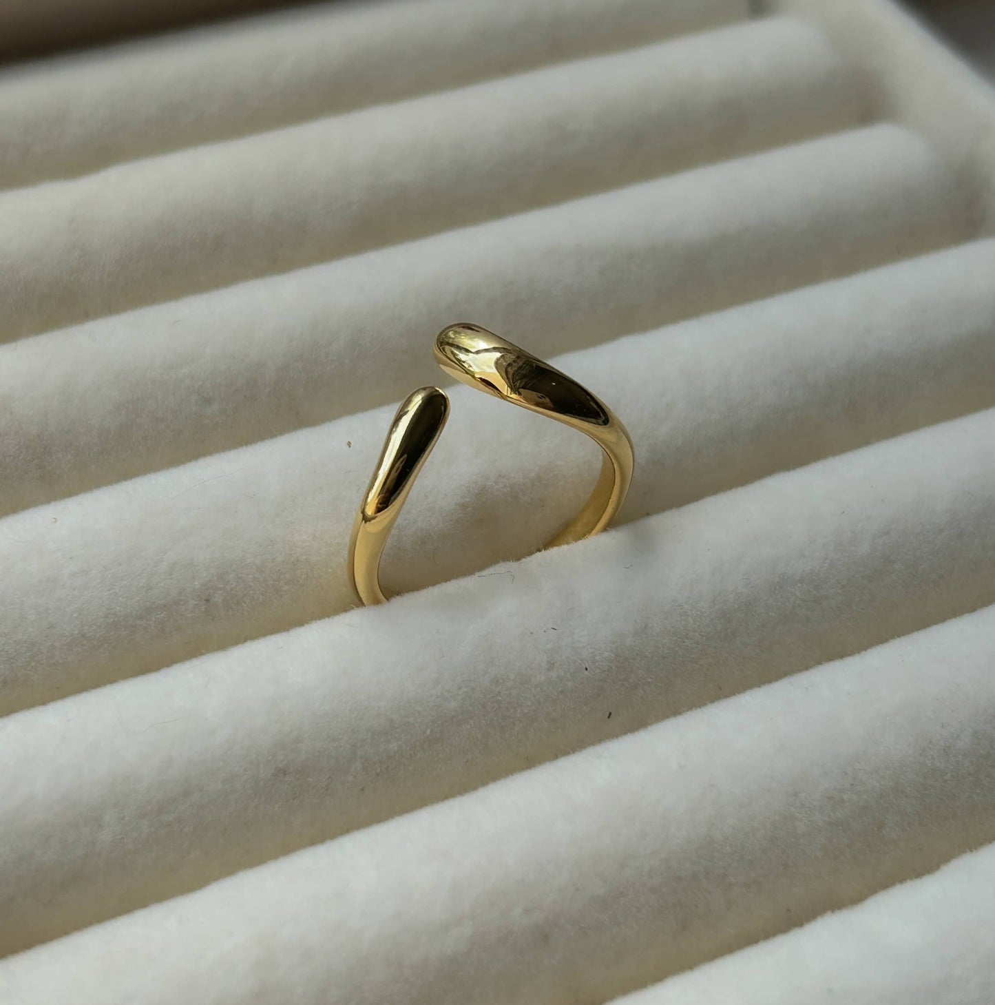 Slink Ring