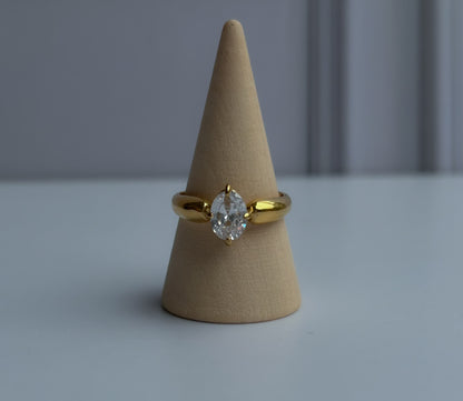 Moonelle Ring