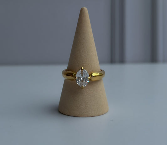 Moonelle Ring