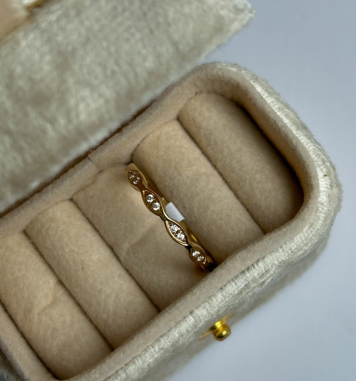 Featherline Ring