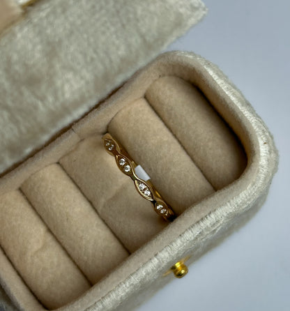 Featherline Ring