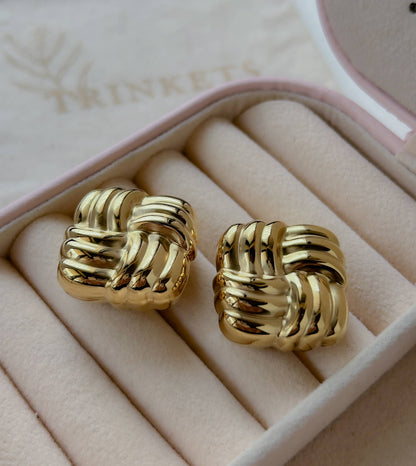 Linnet Studs