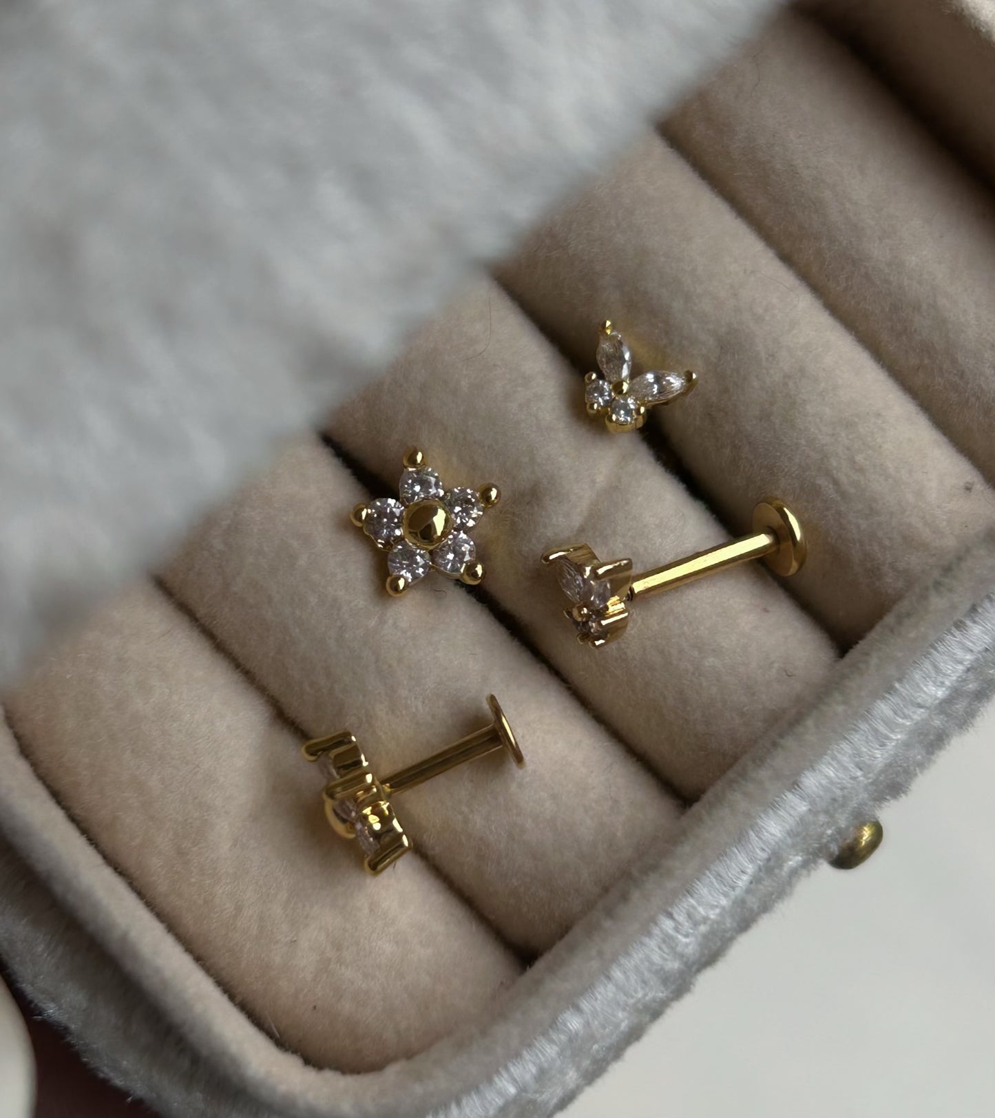 Flutter-bloom Studs ( Flat-back)