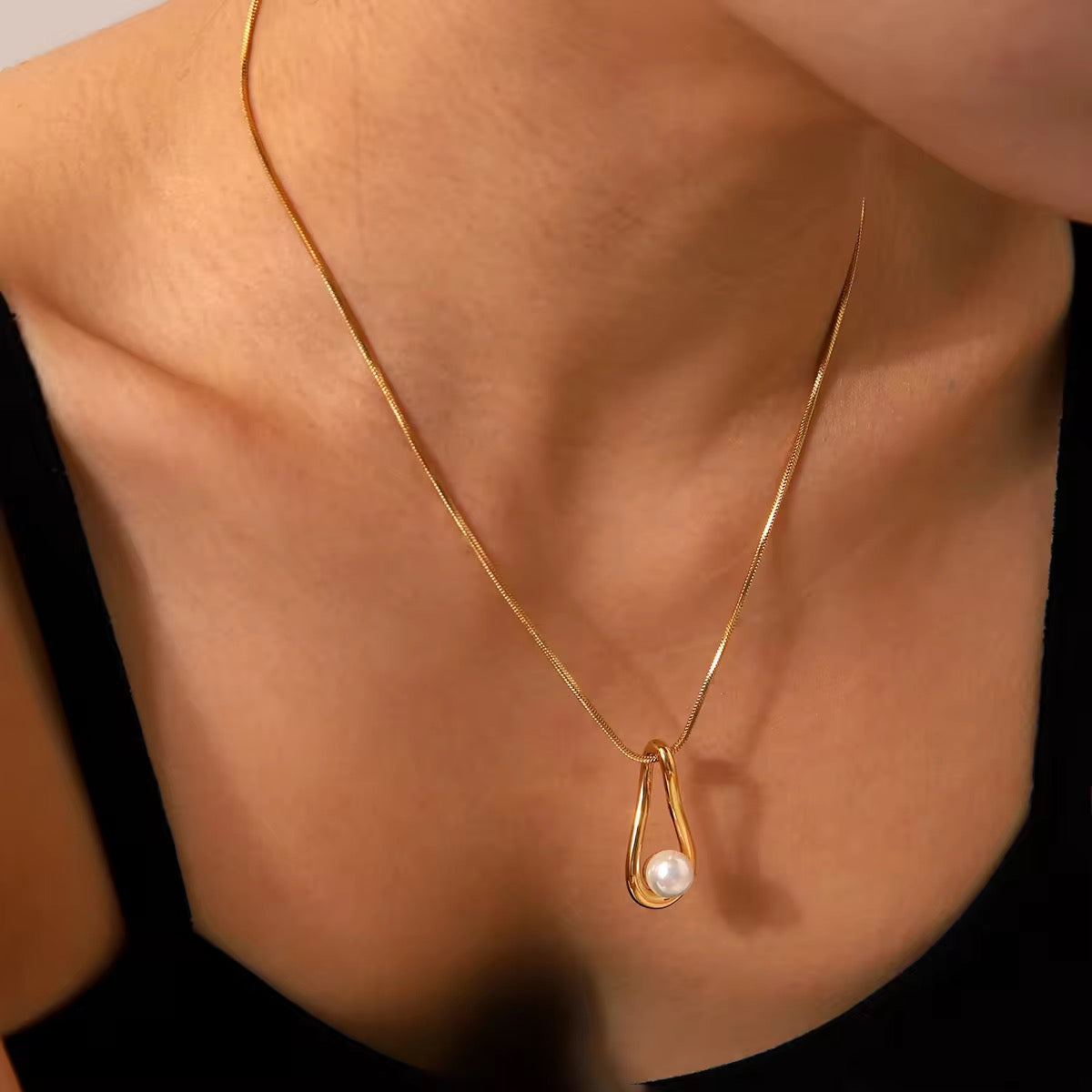 Sol Drop Necklace