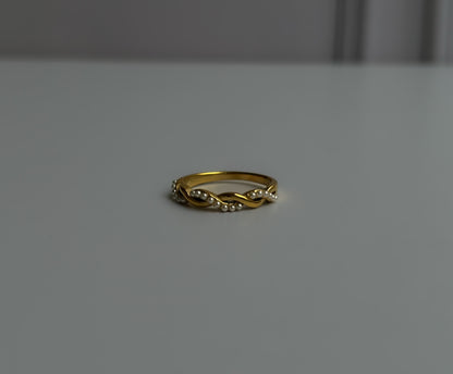 Pearlora Ring