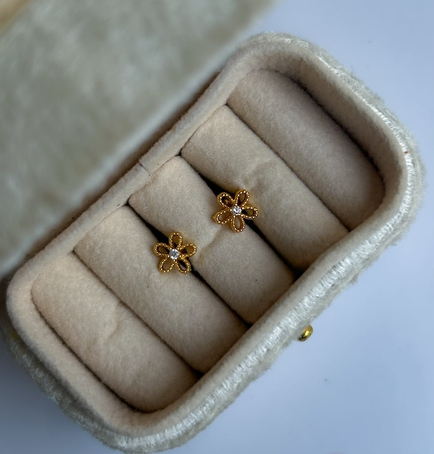 Dainty Dots Collection