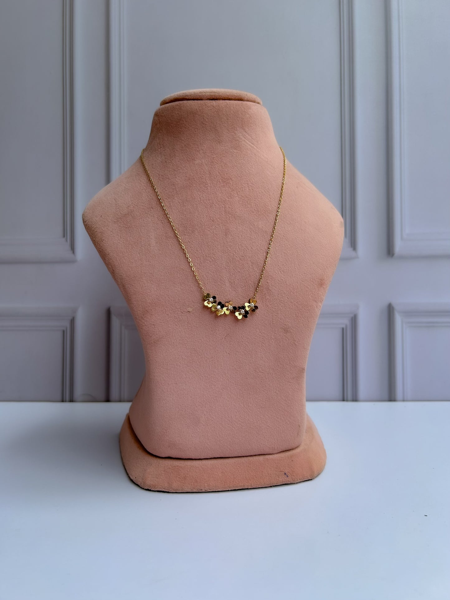 Crush Petal Necklace