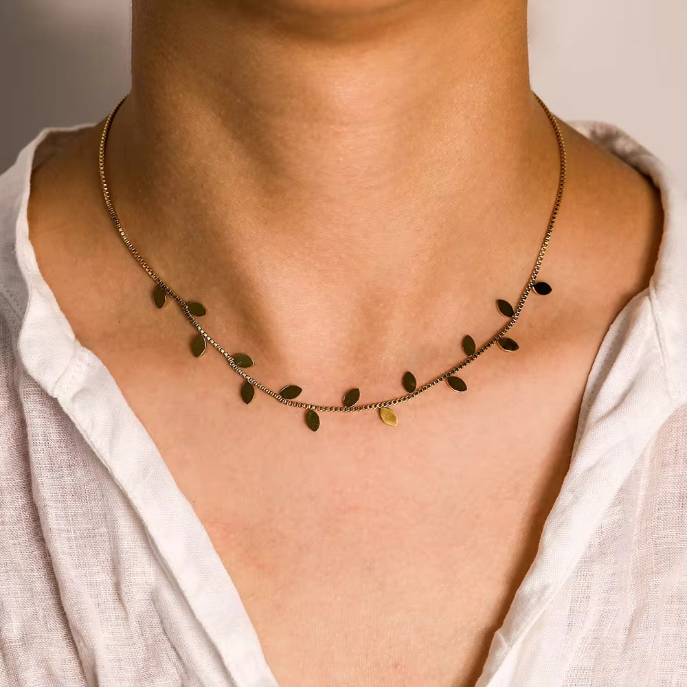 Leafline Necklace