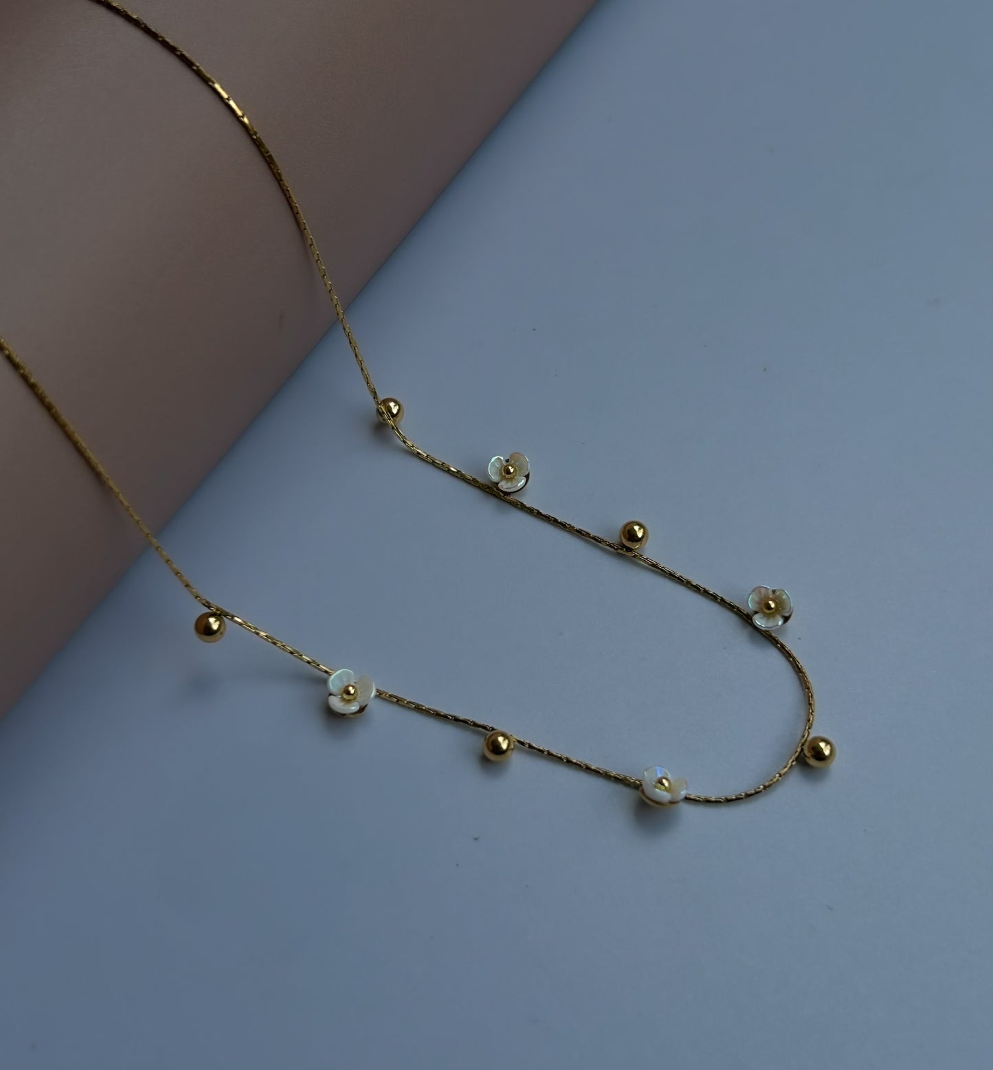 Snowpetal Necklace