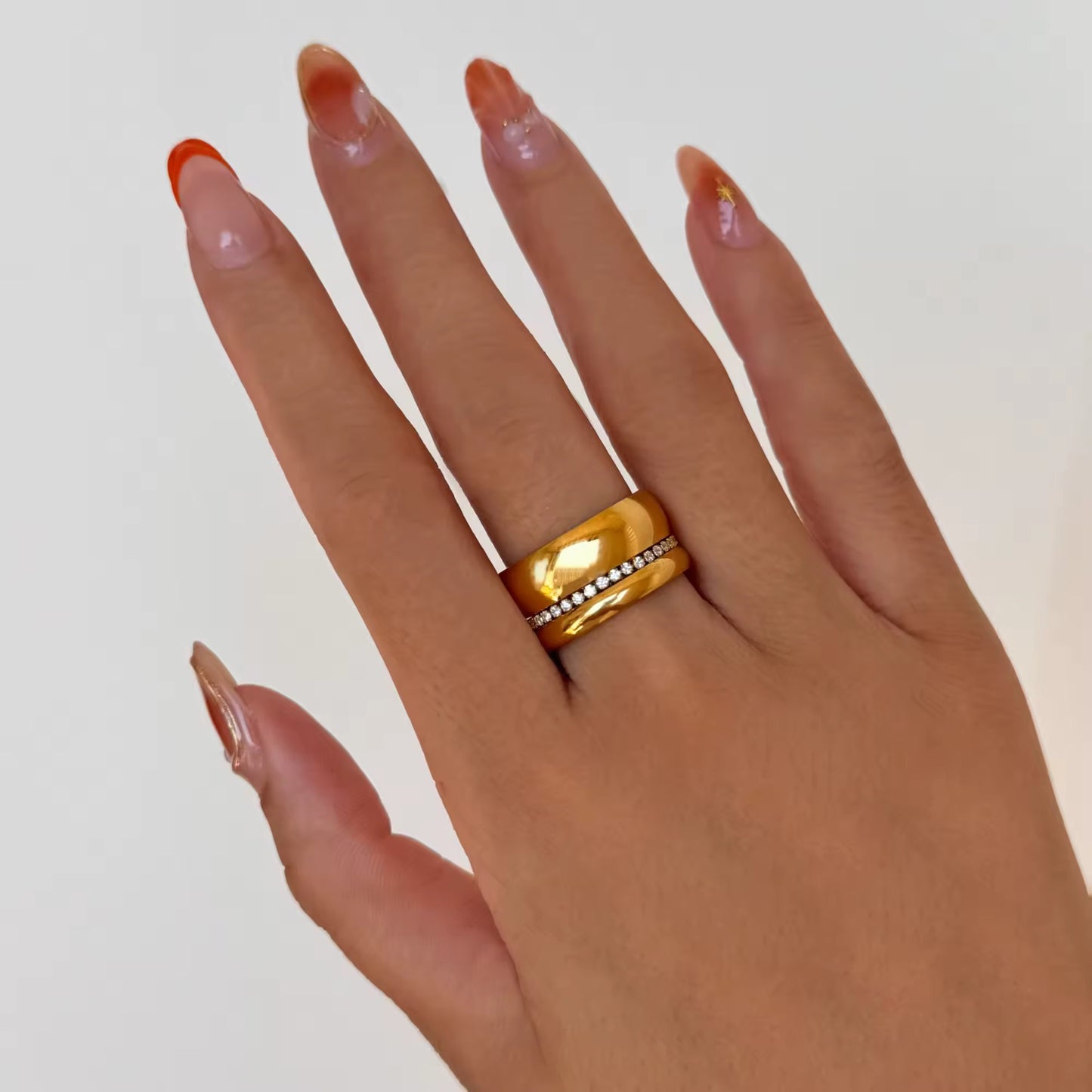 Cleo Band Ring