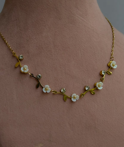 Lush Twig Necklace