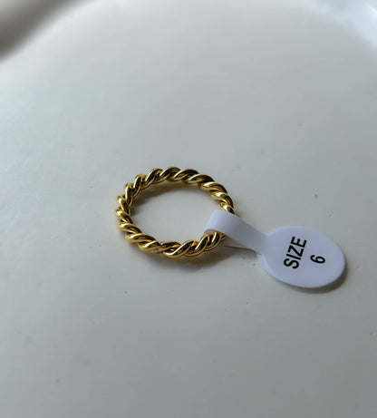 Twisted Ring