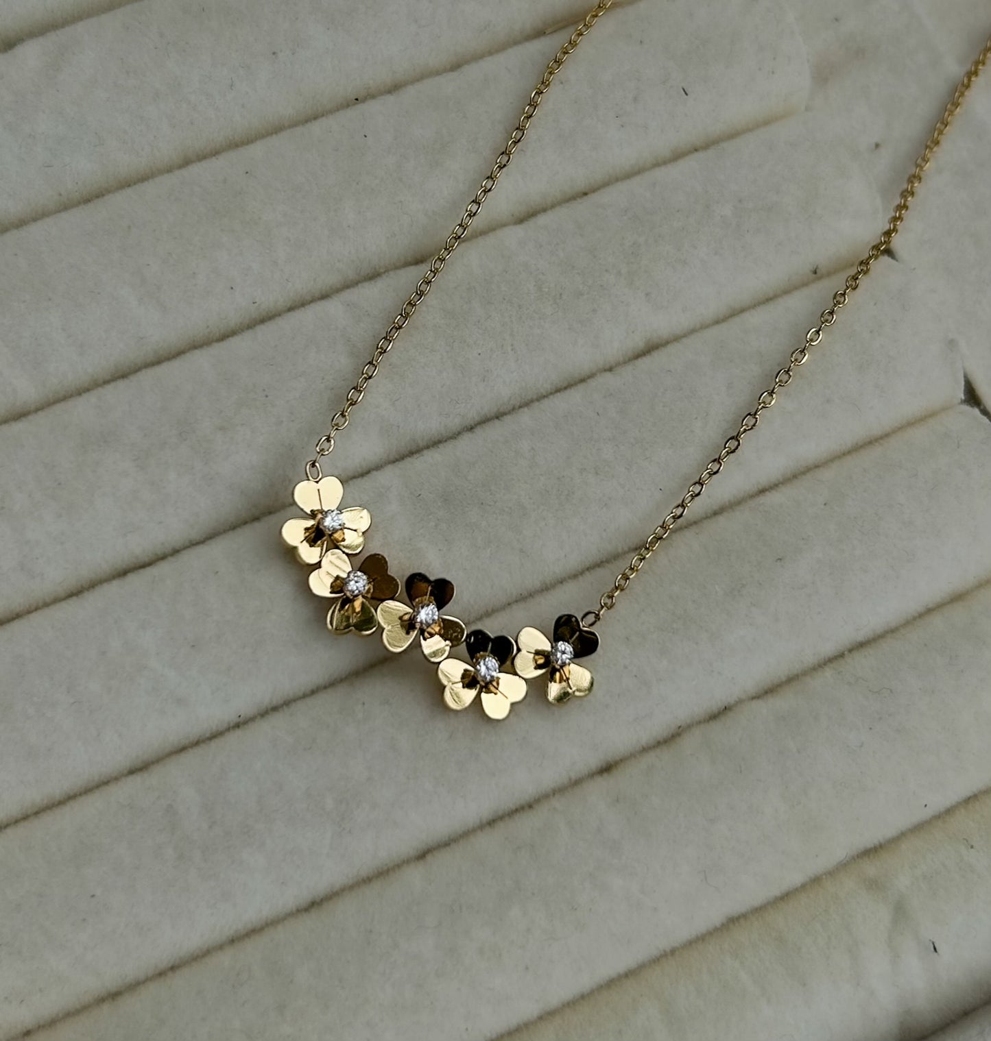 Crush Petal Necklace