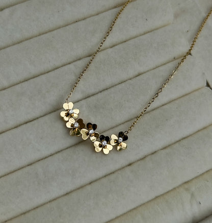 Crush Petal Necklace