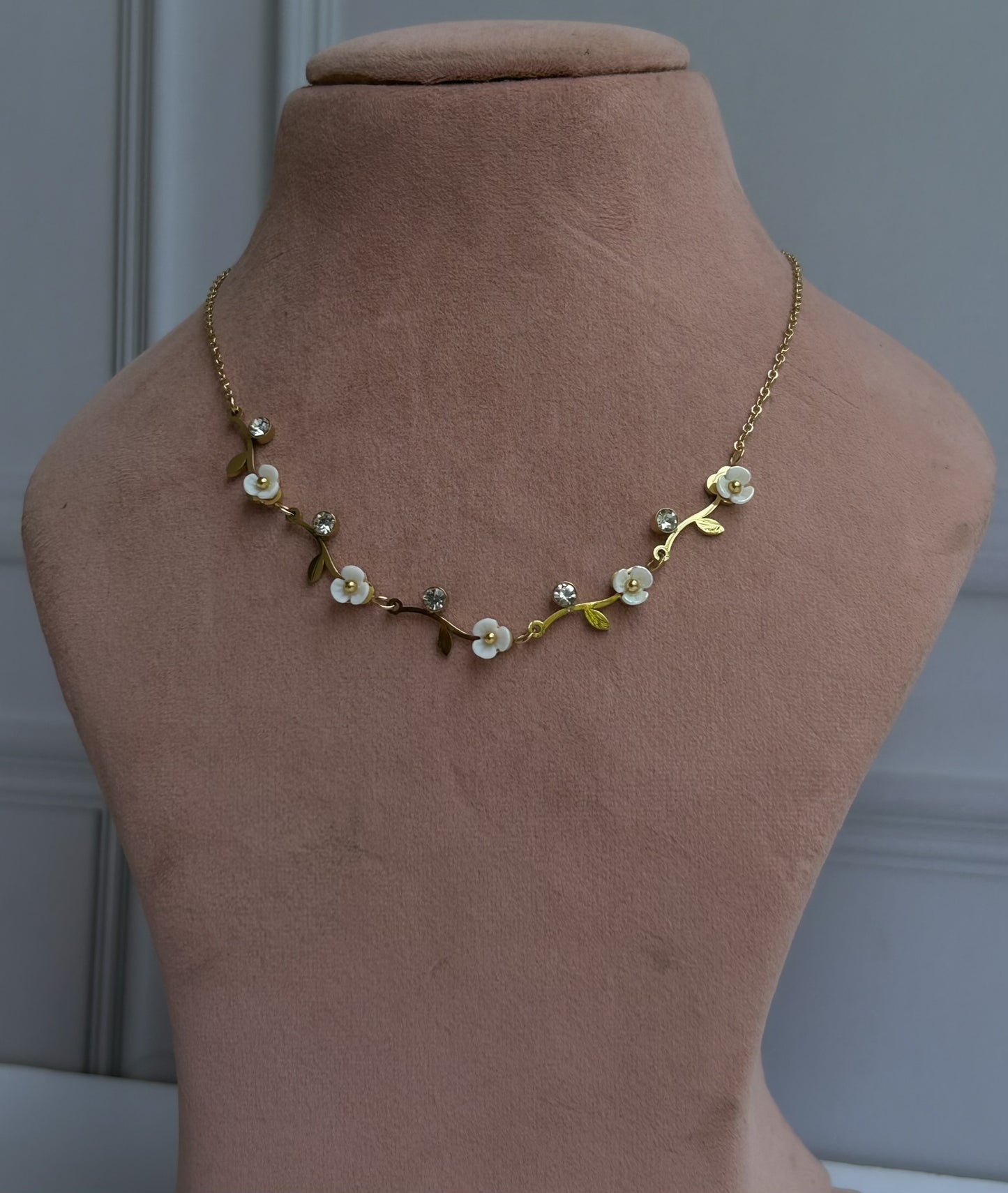 Lush Twig Necklace