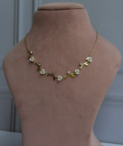 Lush Twig Necklace
