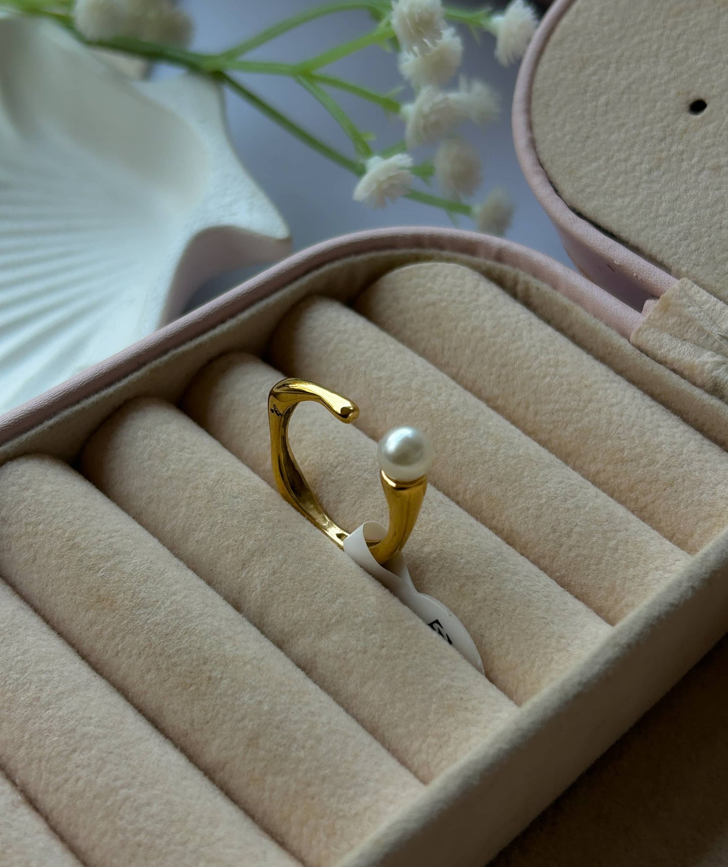 Ivory Kiss Ring
