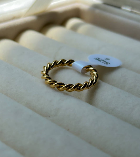 Twisted Ring