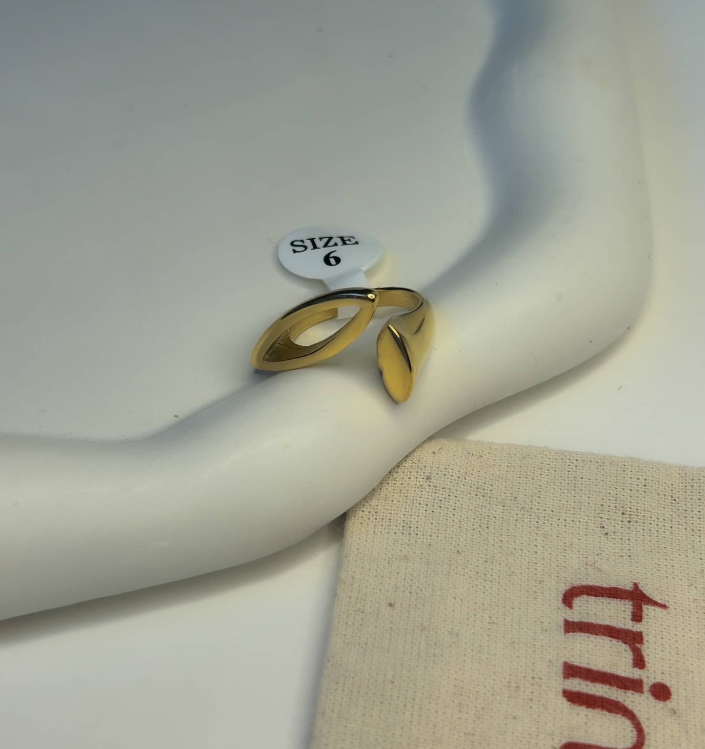 Leaflet Ring