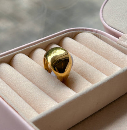 Regal Ring