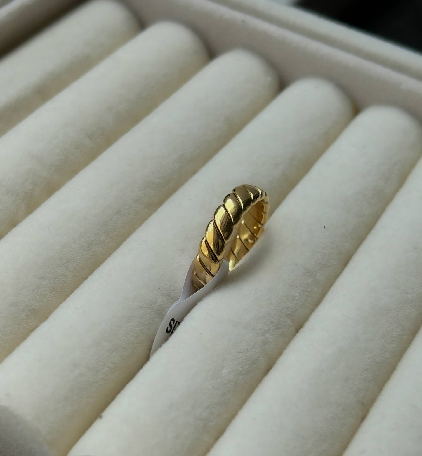 Helix Ring