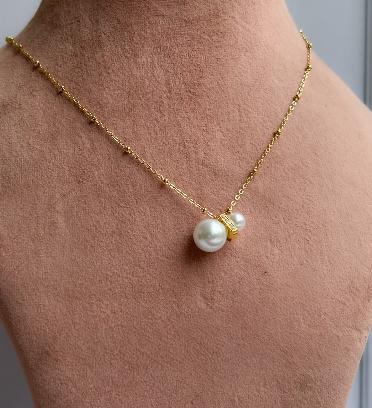 Soft Pearl Necklace