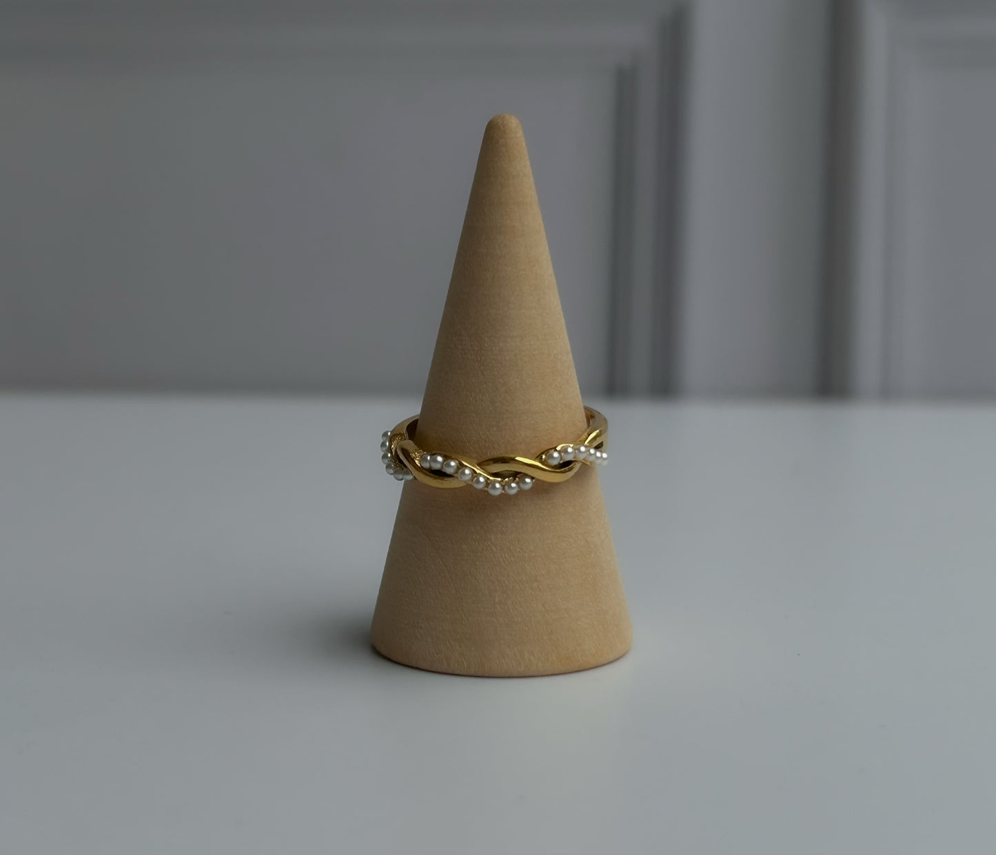Pearlora Ring